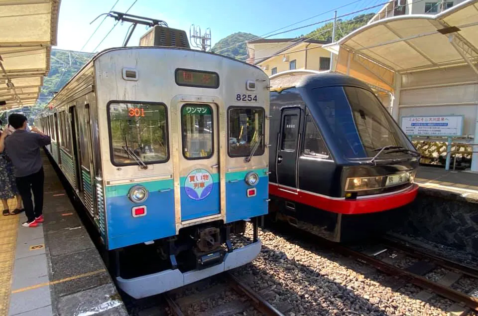空いているホームに止めた列車で、買い物してもらいます