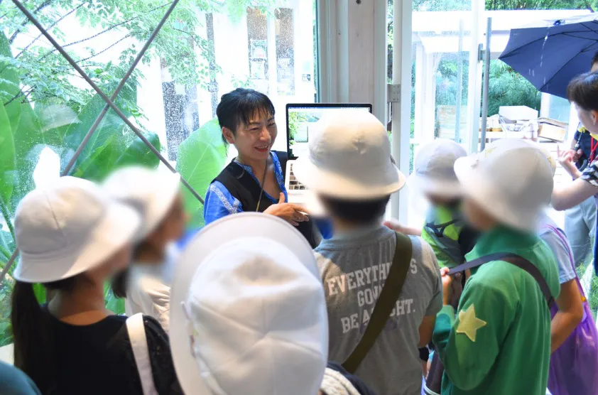 現地で社員から取り組みを紹介