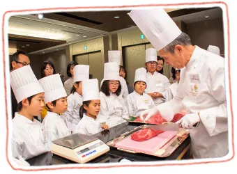 総料理長が目の前で実演