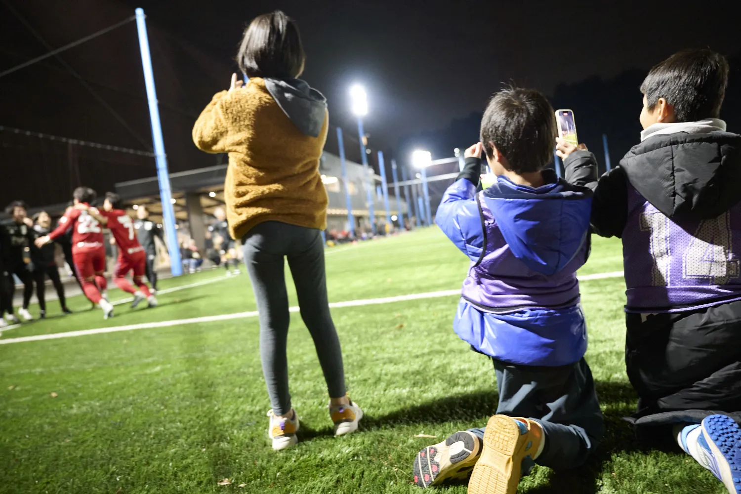 試合の様子をカメラで記録
