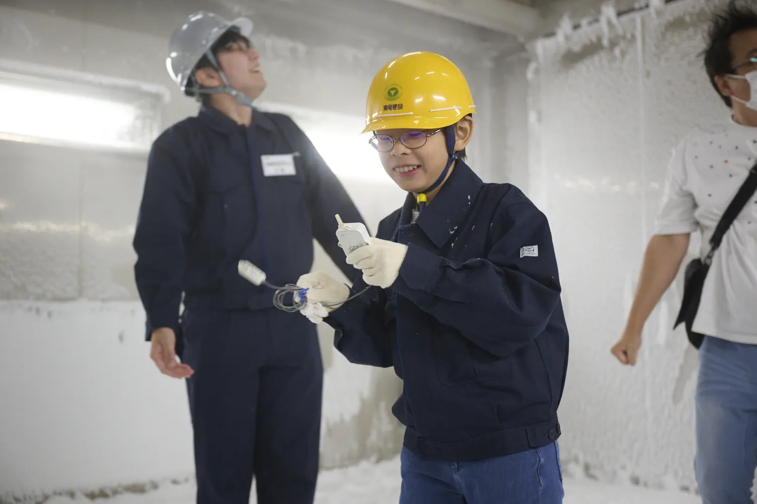 「人工気象室」で、雪が積もった状態を体験