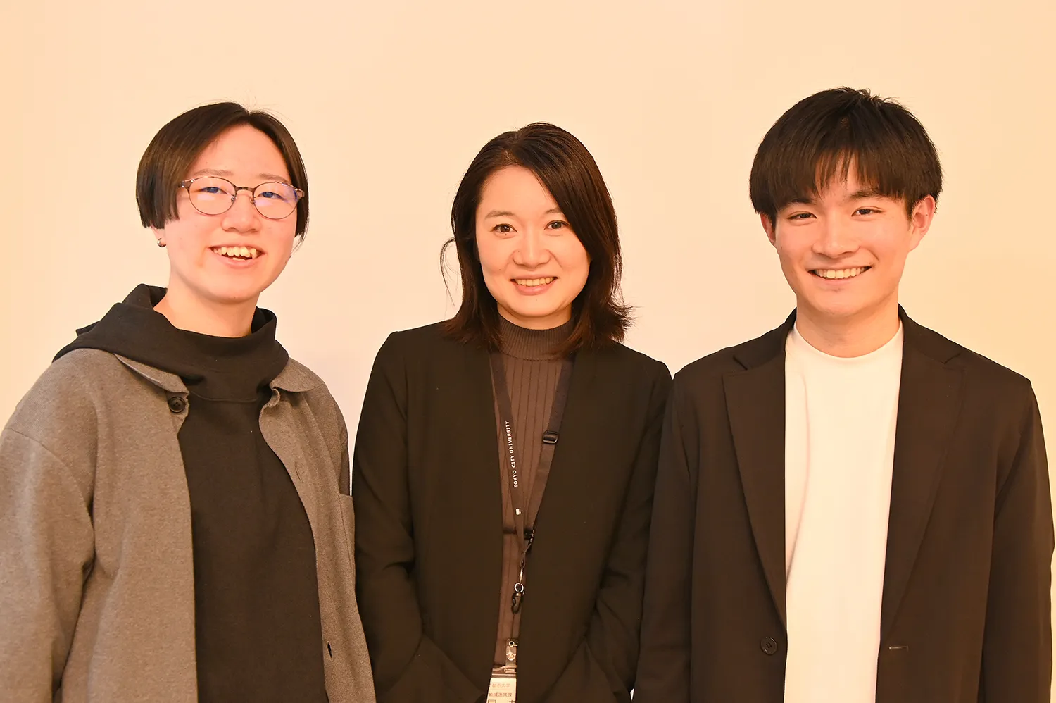 東京都市大学 学事・地域連携課 諸星/写真中央