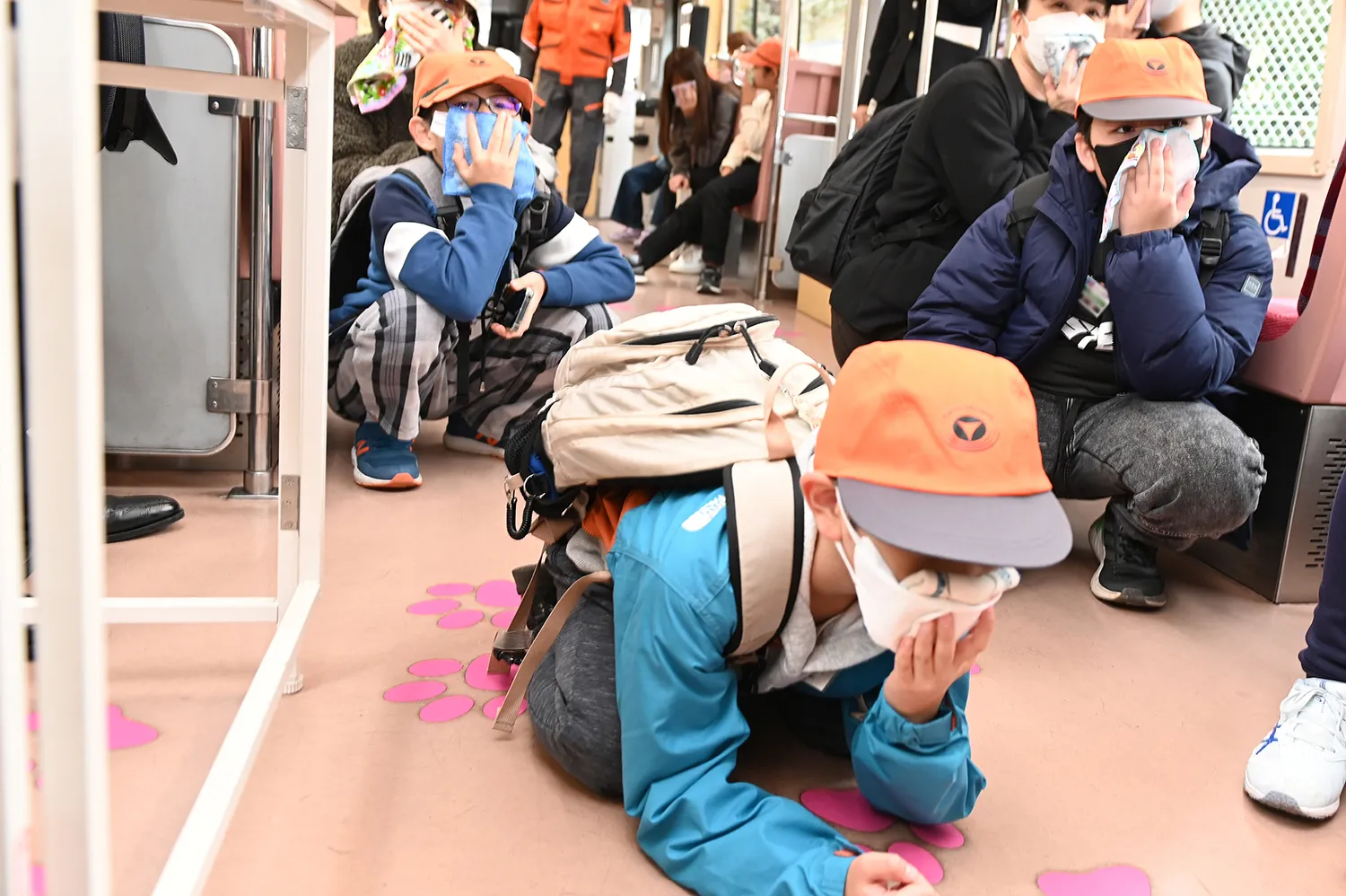 万一の緊急時にどう対処すれば良いかを寸劇で学びました