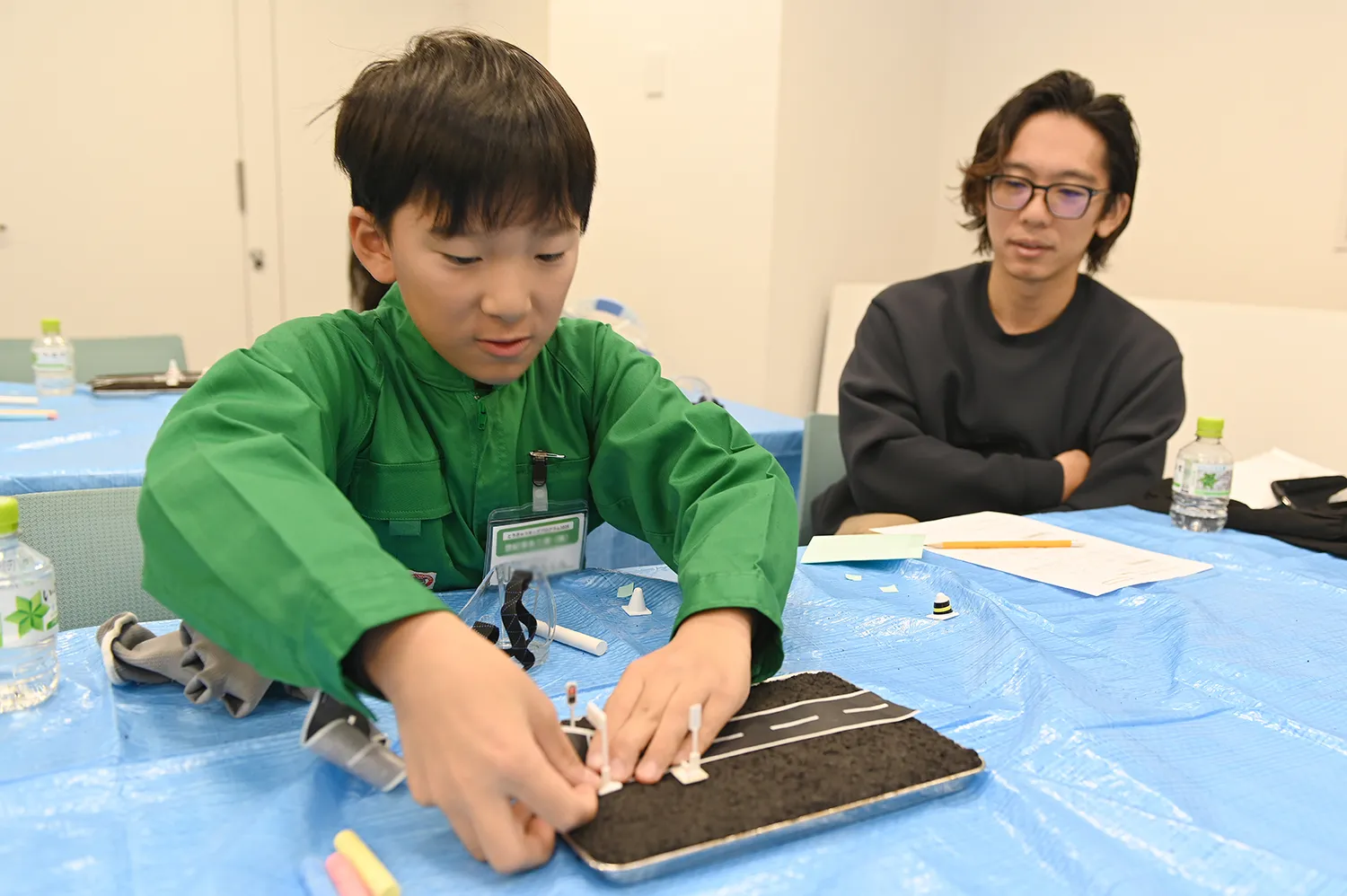 下敷きサイズのミニ道路づくりに挑戦