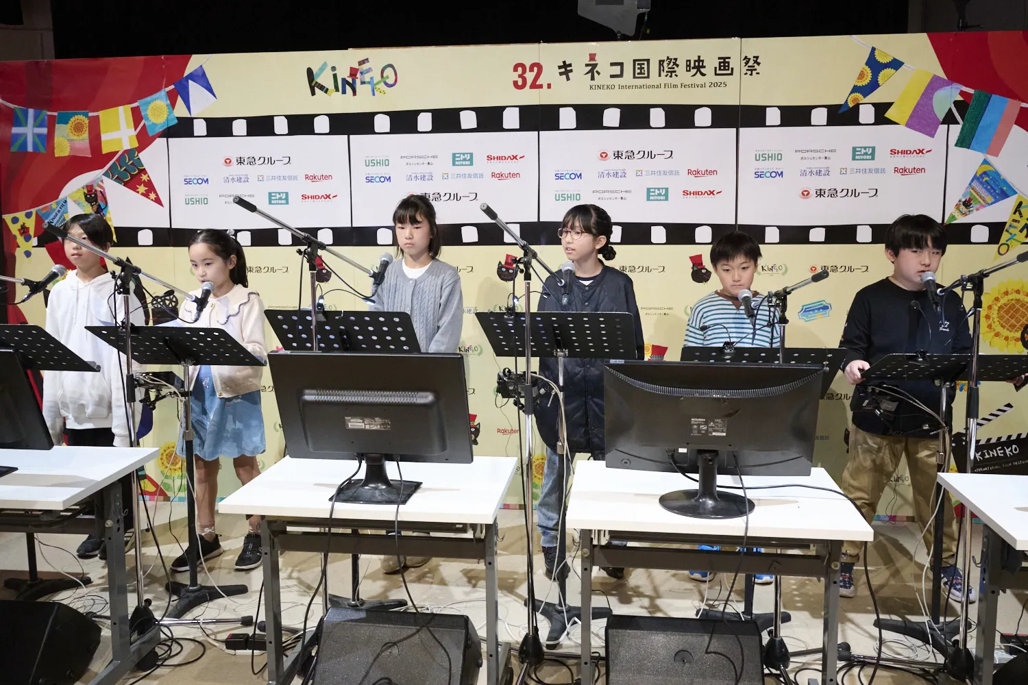 本物のマイクやモニターを使ったリハーサルに参加