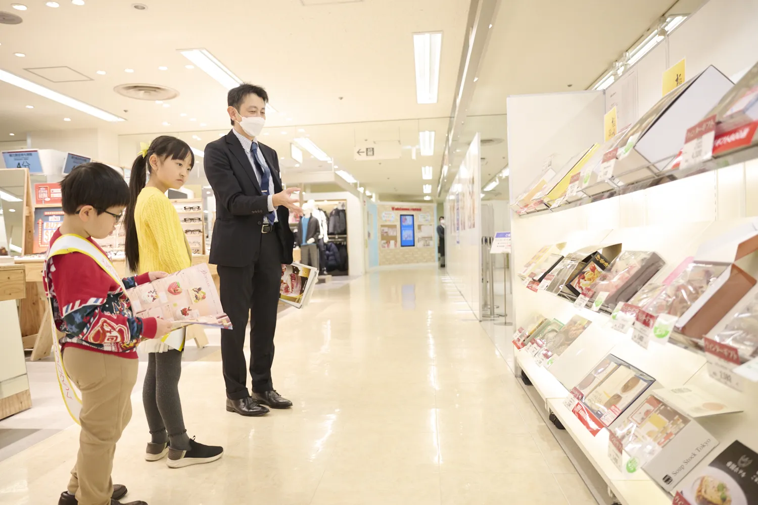 店内放送で紹介する催事場をチェック