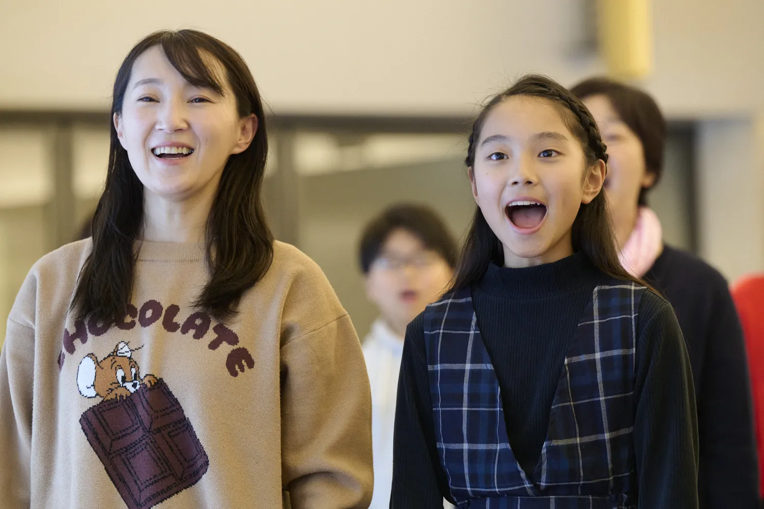 お父さんお母さんと一緒に、プロの歌手から合唱指導を受けよう！