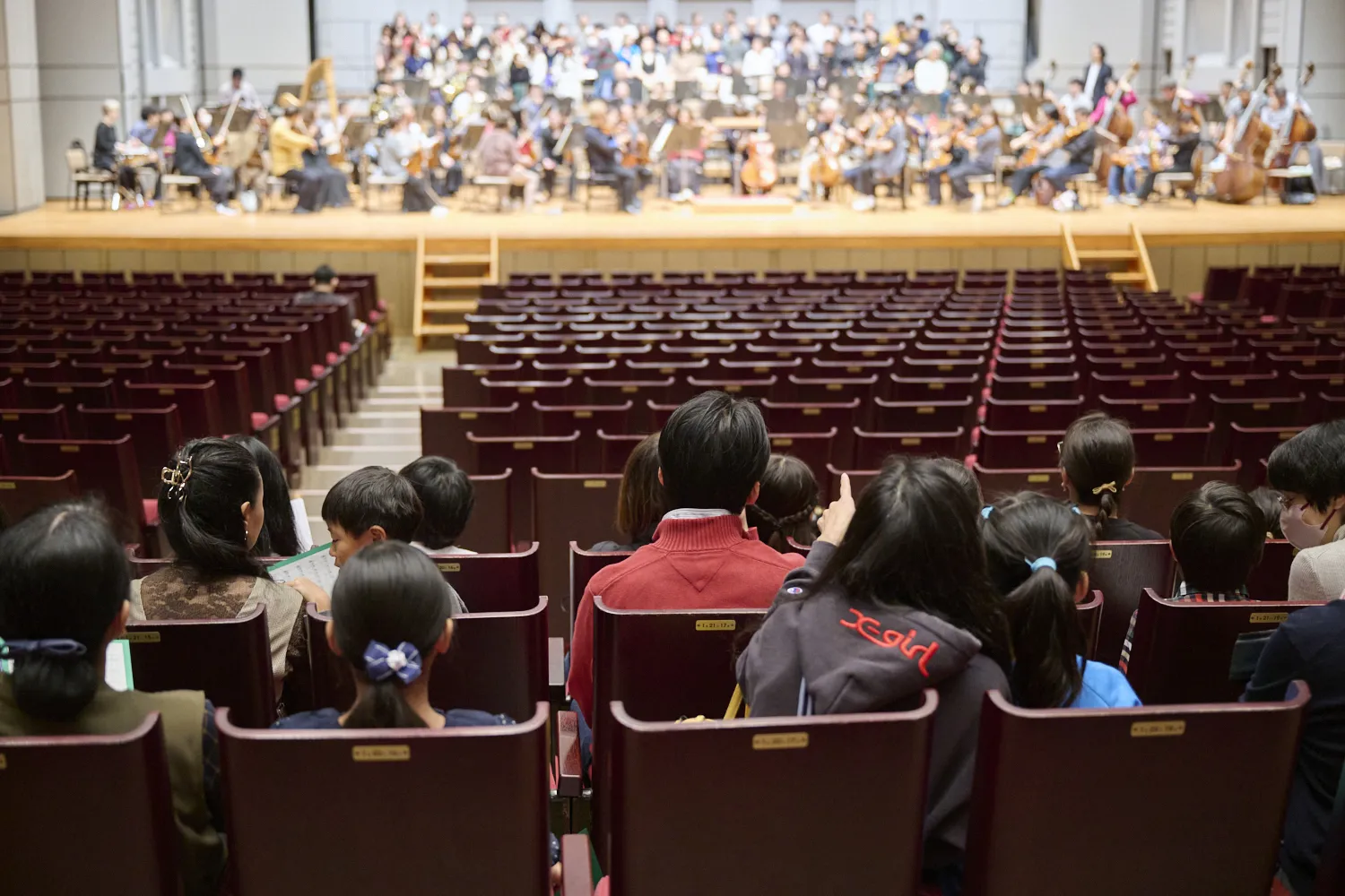 オーチャードホールの客席から、演奏会のリハーサルを見学